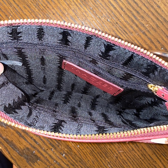 New w Tags genuine leather Thacker hands free wristlet with matching card case - Picture 5 of 12